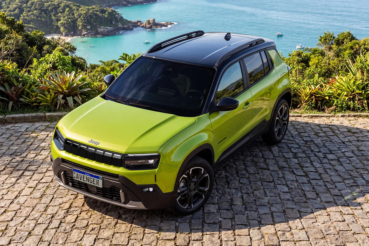 Jeep revela design do novo Avenger no Brasil
