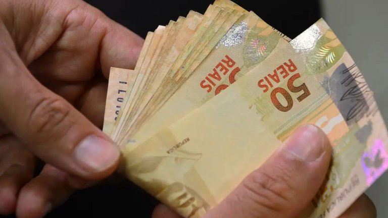 INSS antecipa 13º para abril e maio e injeta R$ 78,2 bilhões na economia