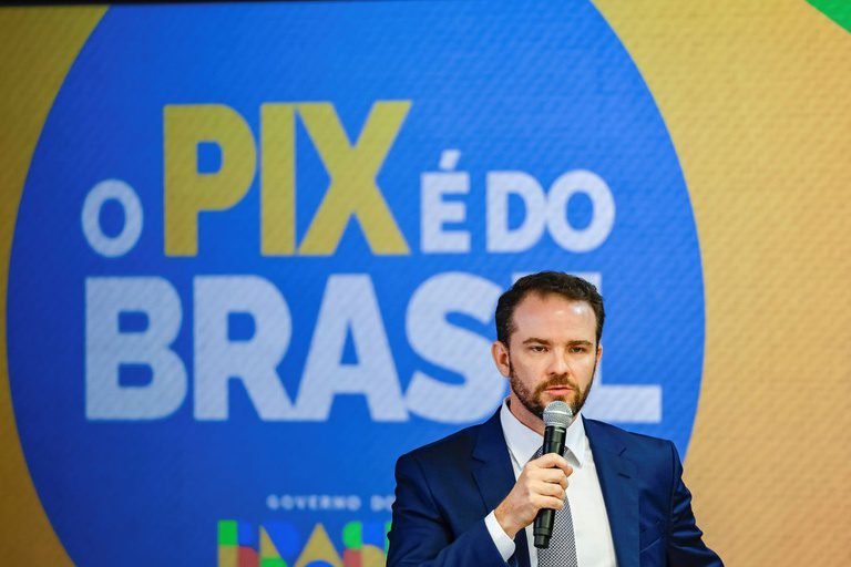 Governo destaca emprego, renda e inflação sob controle em balanço econômico desde 2023