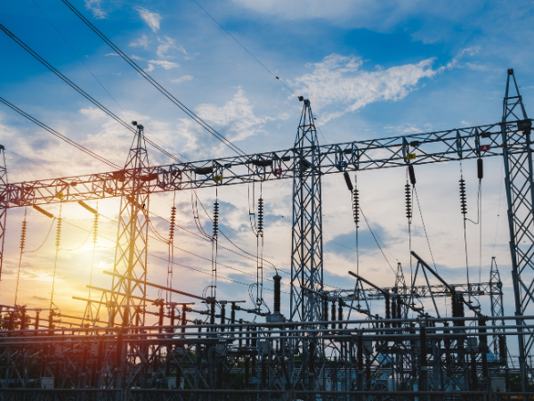 Enel Ceará receberá R$ 403,8 milhões para redução tarifária
