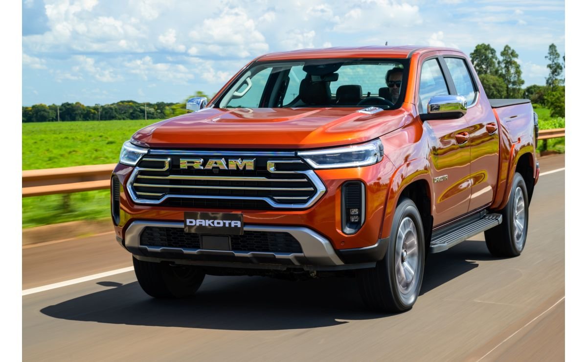 Ram leva Dakota, Rampage e 2500 à Exposição Nacional do Cavalo Mangalarga Marchador