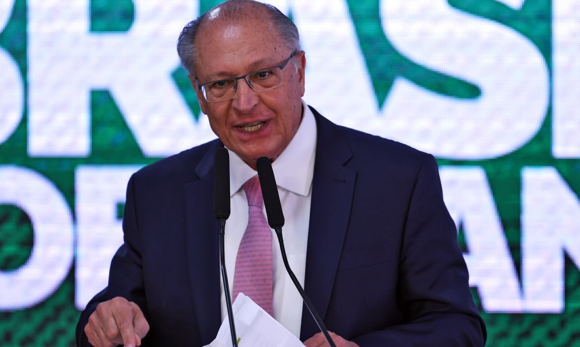 Alckmin diz que Lei da Reciprocidade busca corrigir "injustiça" e não retaliar os Estados Unidos