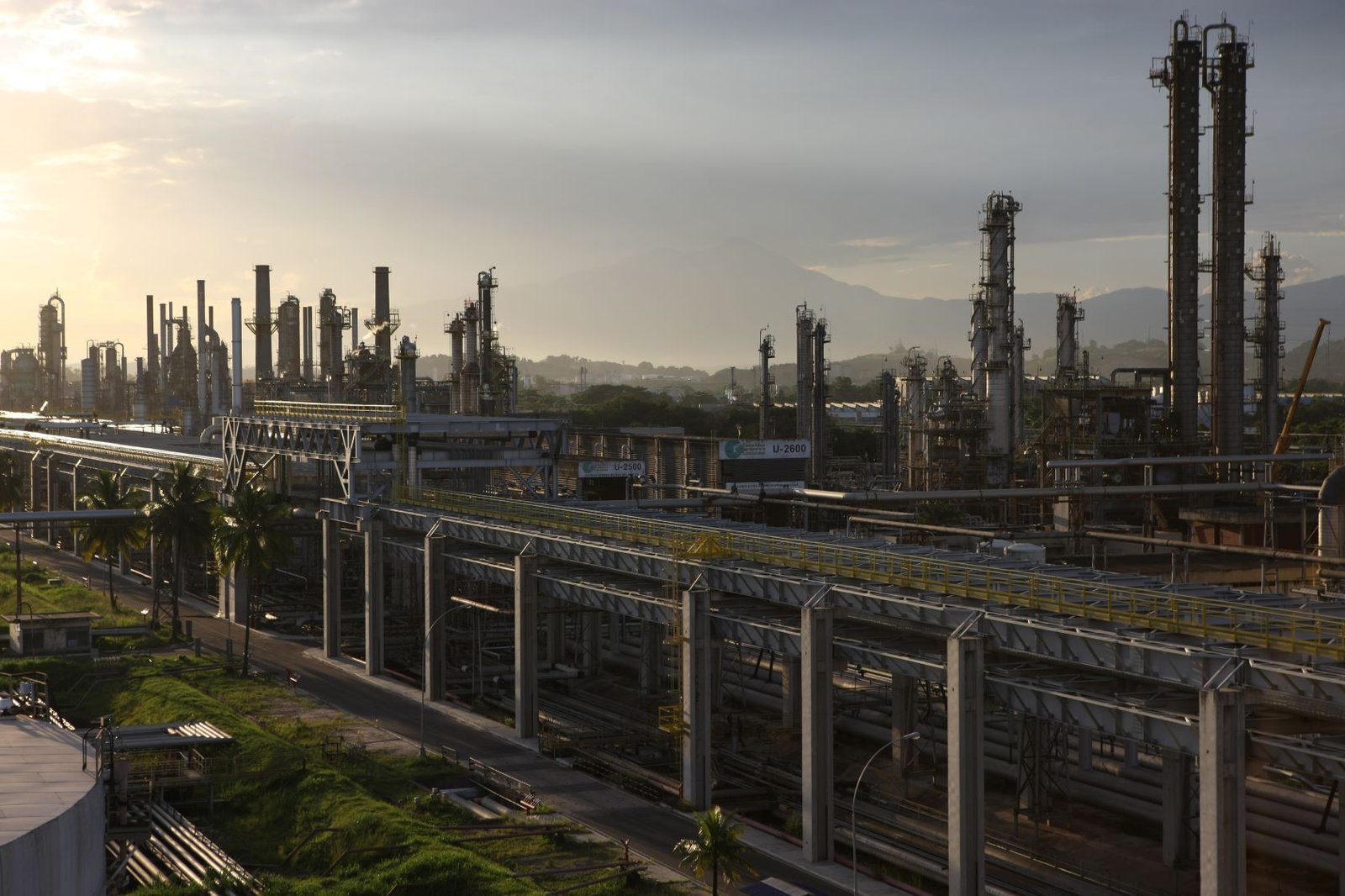 Governo zera PIS e Cofins do diesel para conter impacto da alta do petróleo