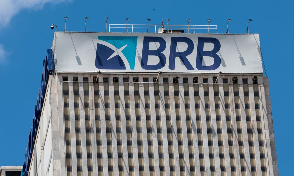 Itaú confirma negociação para compra de ativos do BRB, mas classifica operação como imaterial